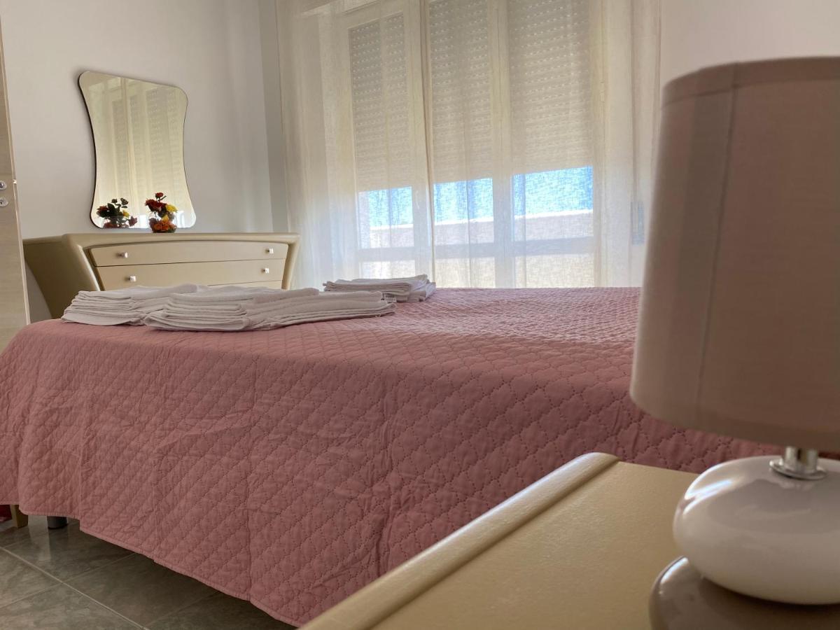 Sole, Mare E Trallalla Apartment *