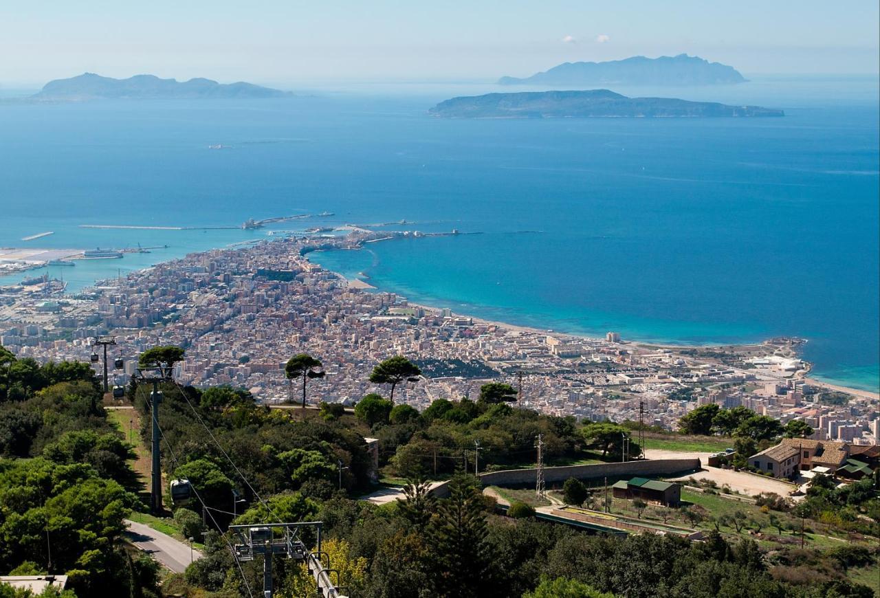 Sole, Mare E Trallalla Rilievo