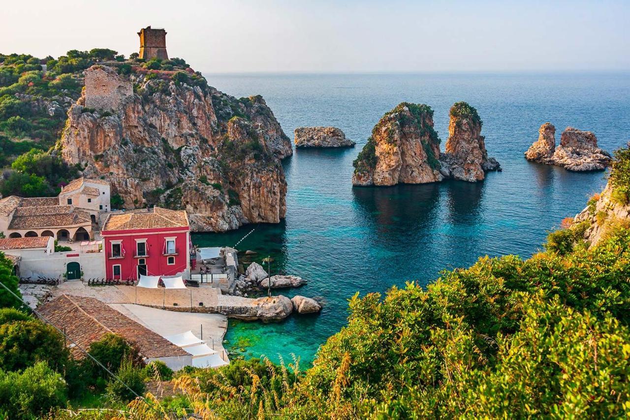 Sole, Mare E Trallalla *